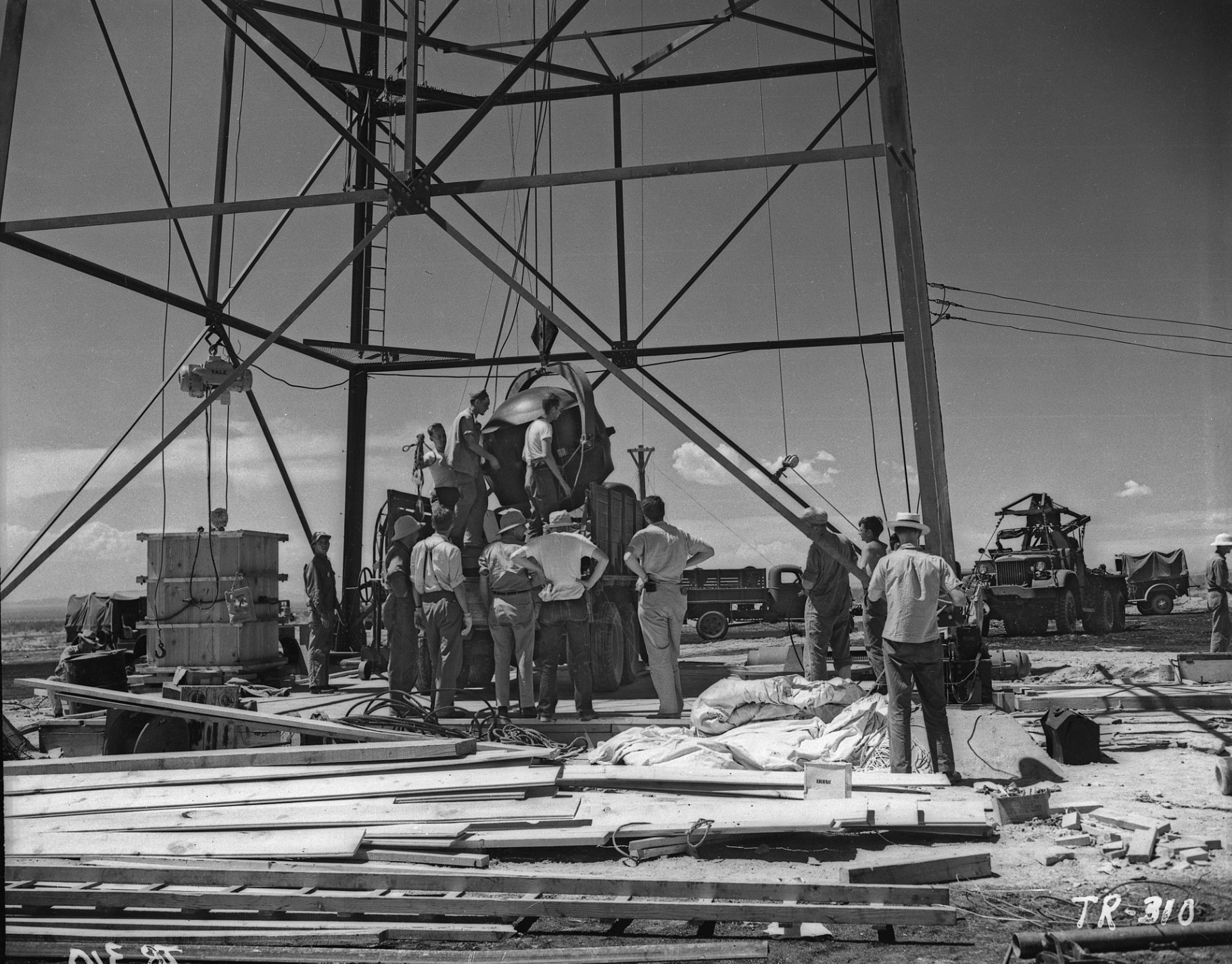The explosives of "the gadget" were raised to the top of the tower for the final assembly. 